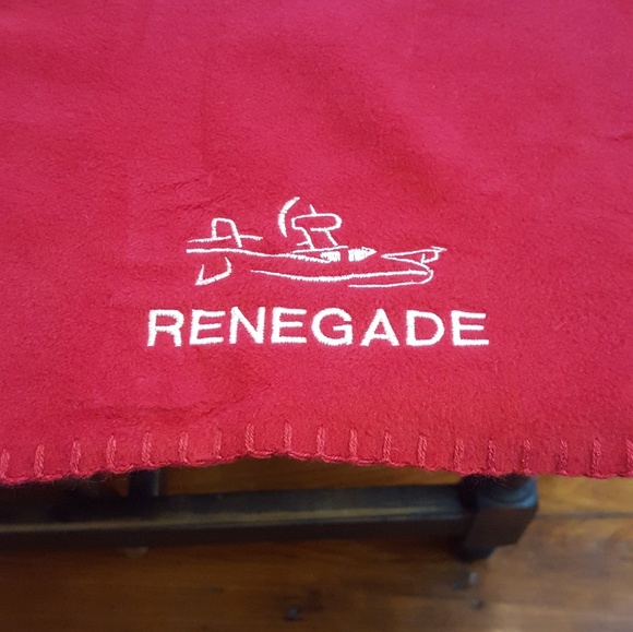 Aircraft blanket and towels NWOT - Picture 5 of 6